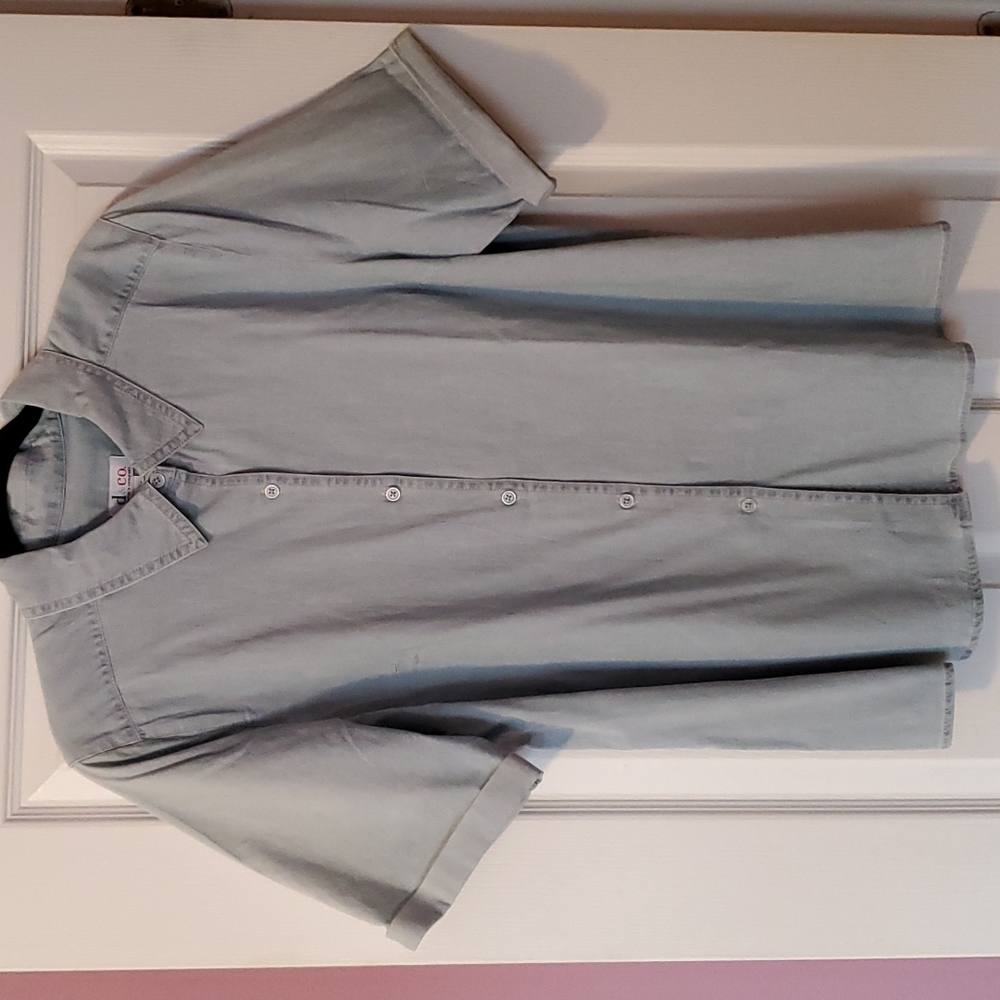 DENIM & CO chambray blue cuffed short sleeve shirt,relaxed fit,cot/span,NWOT.